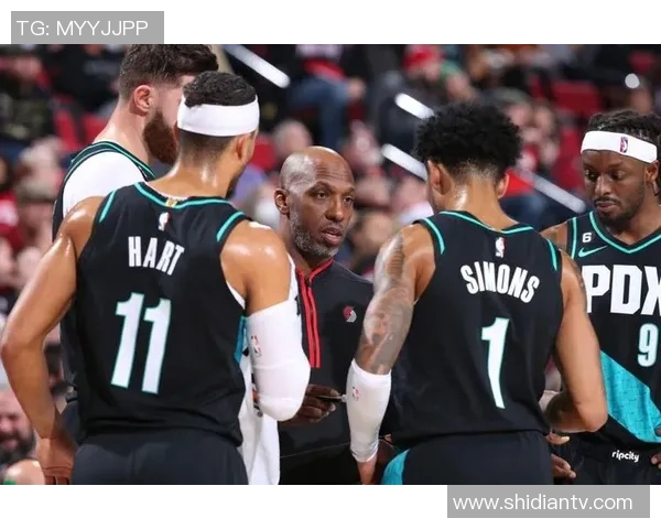 快船与开拓者再度交锋第二届对决引发球迷热议与期待 快船与开拓者再度交锋第二届对决引发球迷热议与期待